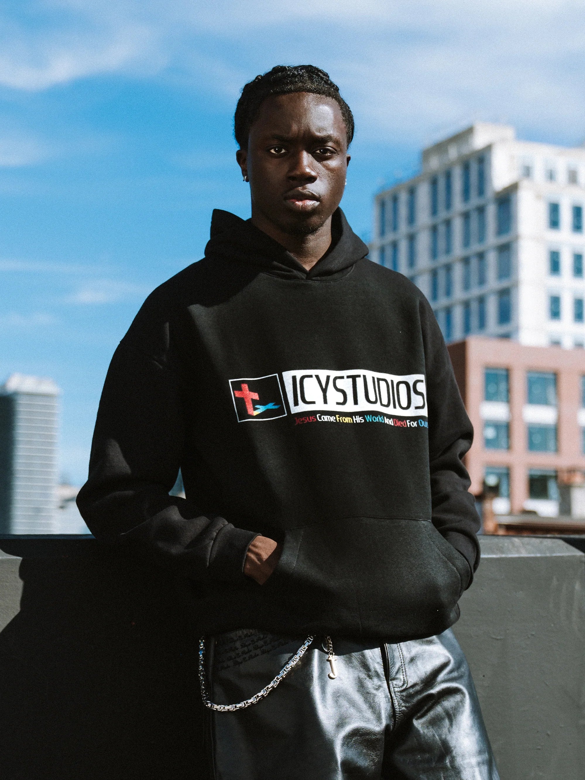 Hoodies & Sweatshirts